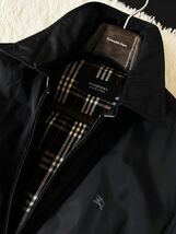 c30【都会的スポーティー】定価12万 超美品●BURBERRY BLACK LABEL● ホース騎士刺繍●ダウンジャケットコート●メンズ　バーバリーコート_画像3