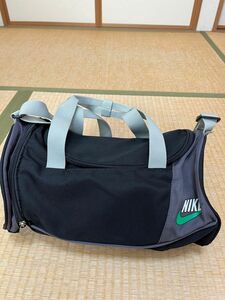 used NIKE smallボストンバッグ