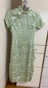 【美品】チャイナドレス ライトグリーン プリント刺繍 半袖