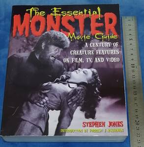 ○○　英語洋書　The Essential Monster Movie Guide モンスター ホラー映画 2F04-00s