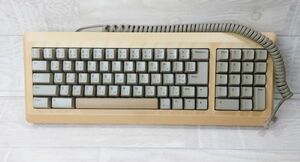 【ジャンク】 Apple Keyboard　M0110A　Macintosh Plus 用　アップル マッキントッシュ プラス　キーボード　パソコン　G230208756