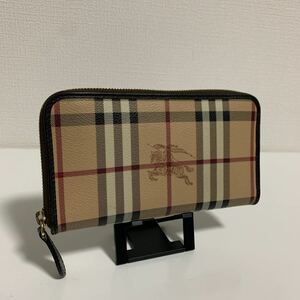 高年式　美品　Burberry バーバリー　チェック柄　pvcレザー　ラウンドファスナー ジッピーウォレット 長財布