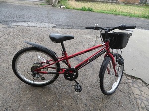 SPECTRUM　ALL TERRAIN JUNIOR BIKE　 22インチ　6段変速ギア　子供自転車　赤 ◎ギア切り替えOK