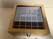 新品未使用　doTERRA ドテラ 専用ケース　木製　おまけ　エッセンシャルオイル_画像2