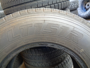 205/85R16　ヨコハマ LT151R　10分山　1本