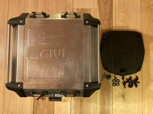 GIVI ジビ TREKKER OUTBACK（トレッカーアウトバック）アルミ モノキーケース トップケース OBKN42A 42LT & GIVI 汎用モノキーベース E251 