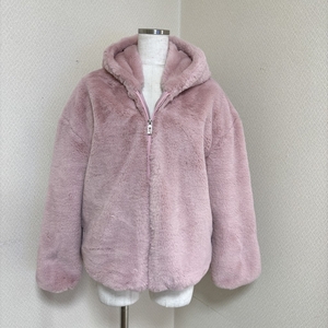  lady's coat fake fur quilting coat pink Zip up with a hood .