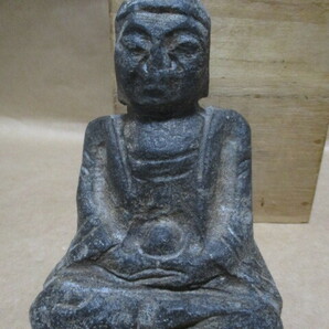 新羅仏　石彫り　貴重　古箱付き　Q58-1