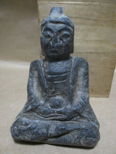 新羅仏　石彫り　貴重　古箱付き　Q58-1