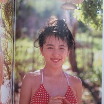 奥菜恵写真集　Bonita　初版　ポスター付き　水着　ビキニ_画像3
