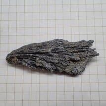 ブラジル産 ブラックカイヤナイト b 天然石 原石 鉱物 藍晶石 カイヤナイト パワーストーン 100スタ_画像3