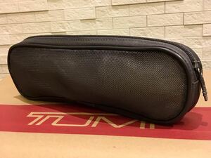 未使用　トゥミ　TUMI ポーチ　ケーブル小物入れ　ACアダプターケース　メッシュ　