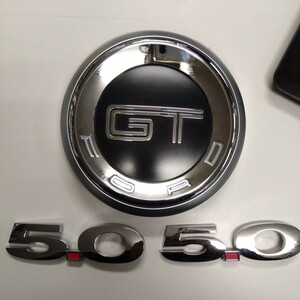 2010〜2012フォードマスタング　GTエンブレム　リヤトランク　フェンダー　5.0エンブレム
