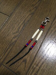 ホワイトハーツ　ハンドメイド　ビーズキーホルダー　ストラップ