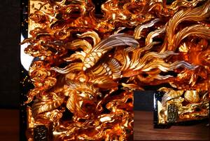 まごころ堂　希少伝統工芸品の欄間　作者入り手彫り　木製本金箔本金粉（K）　　5309　M