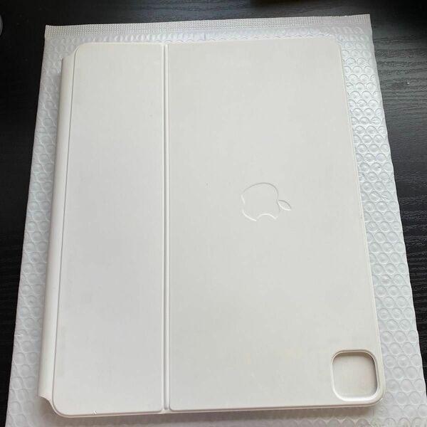 0224 Apple iPad 12.9 純正Magic keyboard 中古品