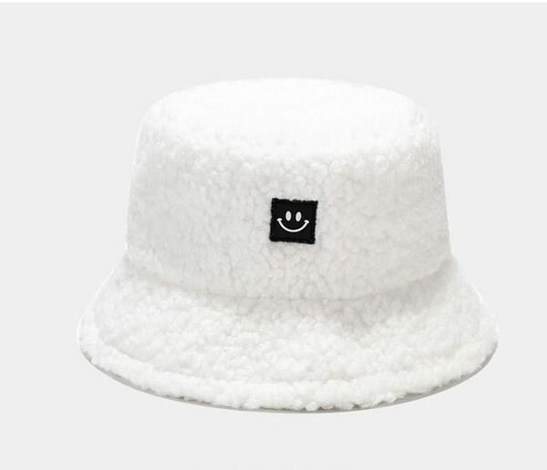 【新品未使用】ファーハット 男女兼用 シンプル にこちゃん 白 帽子 ハット 