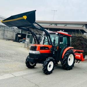 ** beautiful goods * Kubota tractor KL33 *33 horse power *4WD *699 hour * power steering * reversal * automatic horizontal *eya navy blue cabin * front loader attaching **