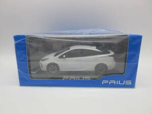 1/30 トヨタ 4代目プリウス 後期　PRIUS　非売品 カラーサンプル ミニカー　スーパーホワイトⅡ