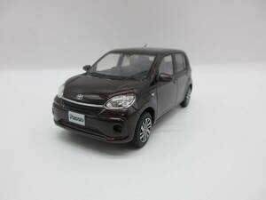 1/30 トヨタ 新型パッソ 2018 最新モデル Passo 後期　非売品 カラーサンプル ミニカー　プラムブラウンクリスタルマイカ