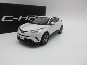 1/30 トヨタ 新型C-HR 前期 CHR 非売品 カラーサンプル ミニカー　ホワイトパールクリスタルシャイン