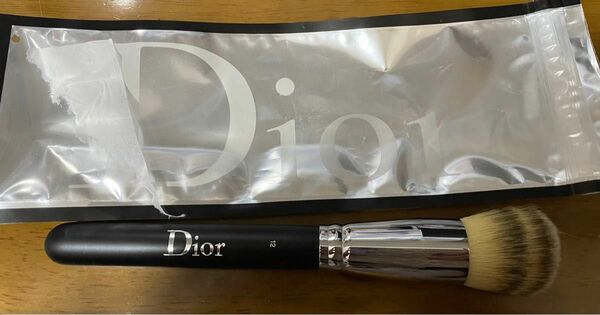 Dior ディオール フルイド ファンデーション ブラシ フルカバー 12