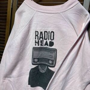 ACYP 1スタ ピンク バンド スウェット レディオヘッド RADIO HEAD - 90s 00s ビンテージ アメリカ 古着 ベール 卸 仕入れ