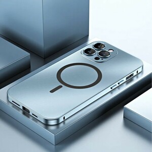 iPhone13用　耐衝撃アルミニウム　ハードメタル磁気カバー　ライトブルー　MagSafe対応