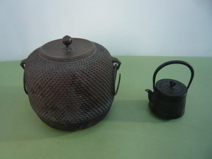 B346◆お茶用品　鉄 茶道具 骨董　鉄瓶　鉄急須　鉄壺　茶器 茶道具　2点セット◆中古◆X