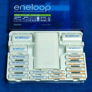 SANYO 充電式ニッケル水素電池 eneloop 電池・スペーサー付充電器セット