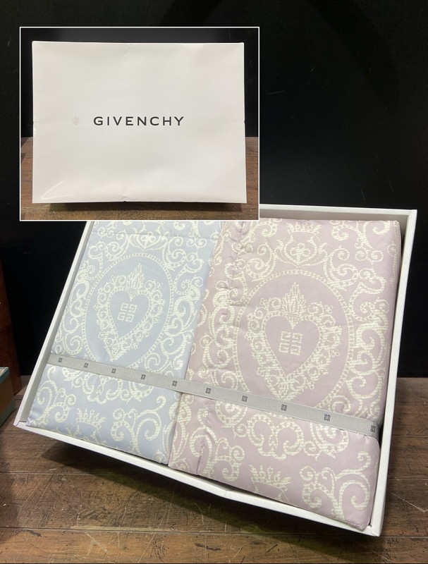 Yahoo!オークション -「)givenchy」(肌布団) (布団)の落札相場・落札価格