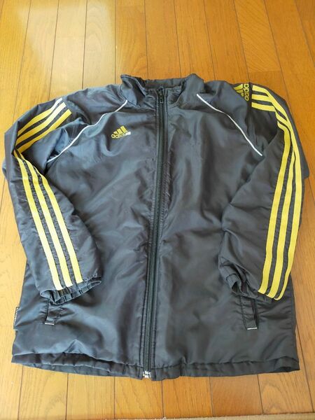 ウィンドブレーカー adidas　１５０センチ