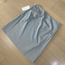 【新品】大きいサイズ　組曲　薄手スカート、ベルト付　グレー　6/15号(タグあり)A_画像3