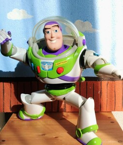 空手チョップ トイ・ストーリー Toy Story バズライトイヤー リアルサイズ Buzz チョップバズ 英語 海外版 中古 傷あり 電飾の線切れ H32cm