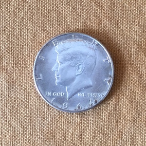 60's ヴィンテージ JOHN F. KENNEDY ケネディ 銀貨 コイン 1964年 MEMORIAL HALF DOLLAR ハーフダラー アメリカ ケース入り 古物 骨董 