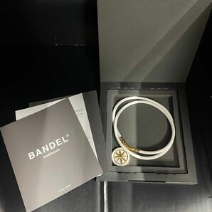 バンデル（BANDEL）ヘルスケア　Earth（アース）ホワイト×ゴールド　Lサイズ52cm 専用箱付き　正規品