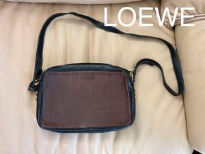 英国王室御用達　「LOEWE 」ハンドバッグ、レザー