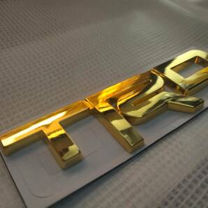 【送料込】TRD(トヨタテクノクラフト) 3Dエンブレム 両面テープ ゴールド 金属製 トヨタ 新型 の画像2