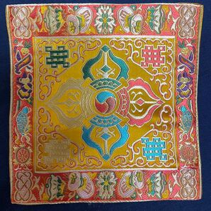 チベット　仏具敷き布　カツマ模様