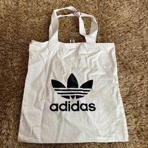 t1 adidas トートバッグ 中国製