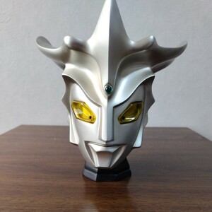 ウルトラマンレオ　1/2スケールマスク　メディコムトイ　