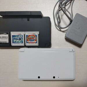 ニンテンドー3DS　　本体　充電器　カセット