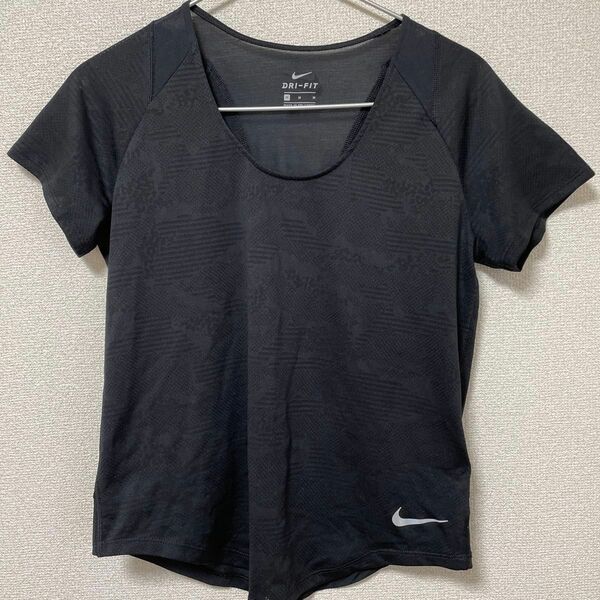 NIKE ランニングTシャツ