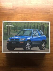 プラモデル　車　 未組立 アオシマ　1/24 トヨタ　RAV4 L