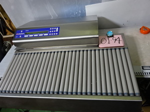 OI-94/Famosロータリーシーラー F110 印字印刷機能 中材 熱シーラー 滅菌バッグ包装機 ラミネーター梱包 ローラーテーブル付 実験室 研究所