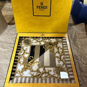 ◯FENDI・フェンディ・ハンカチ ・黒系・ベージュ系・2枚セット