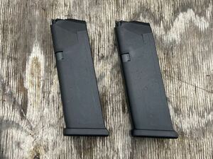 実物 放出品 GLOCK社製 GLOCK19用 15連マガジン 2本セット　9x19mm 9ミリルガー グロック19 ポリマーマガジン