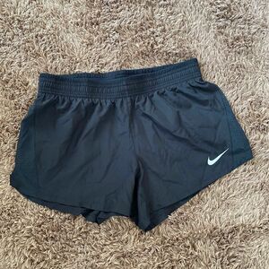 美品　NIKE ランニングパンツ ショートパンツ