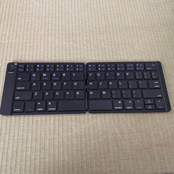 Bluetooth 小型 キーボード Mac用US配列 折りたたみ式 薄型