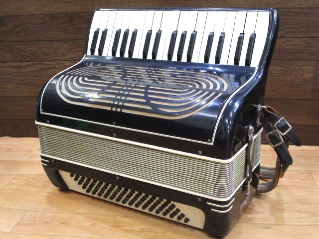昭和レトロ YAMAHA Steel Reeds アコーディオン ヤマハ 昭和レトロ YAMAHA Steel Reeds アコーディオン ヤマハ